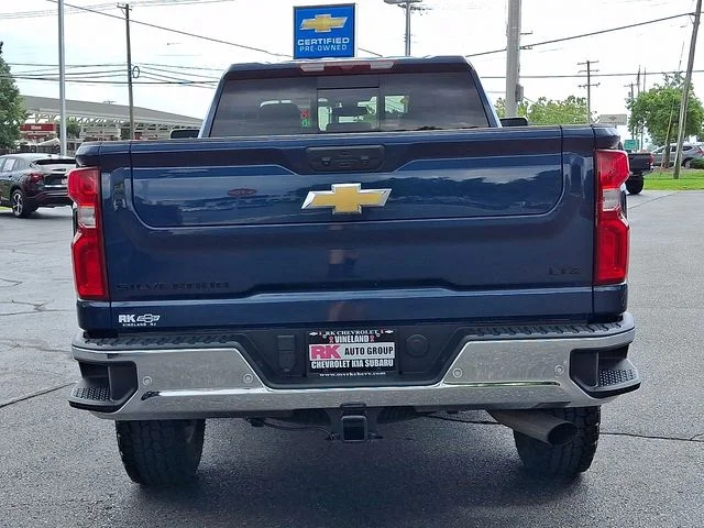 Used 2022 Blue Chevrolet LTZ image 6