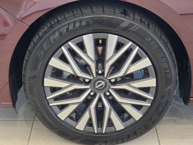 Used 2024 Red Nissan 2.5 SV image 27