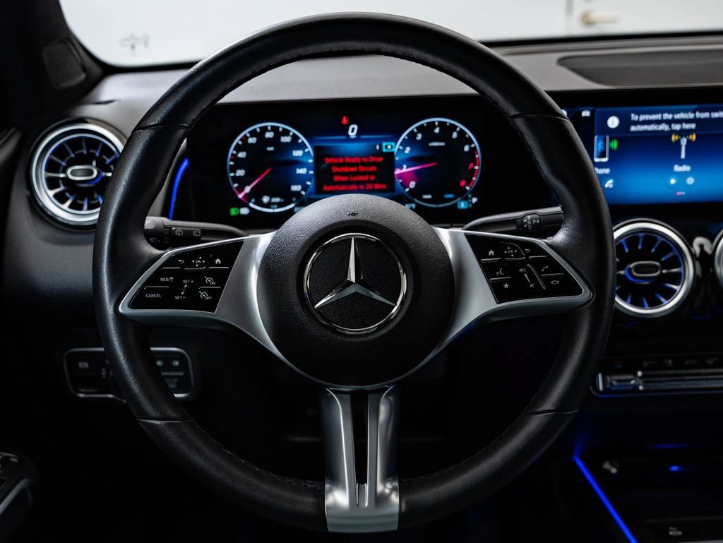 Used 2026 Mountain Grey Metallic Mercedes-Benz GLB 250 image 39