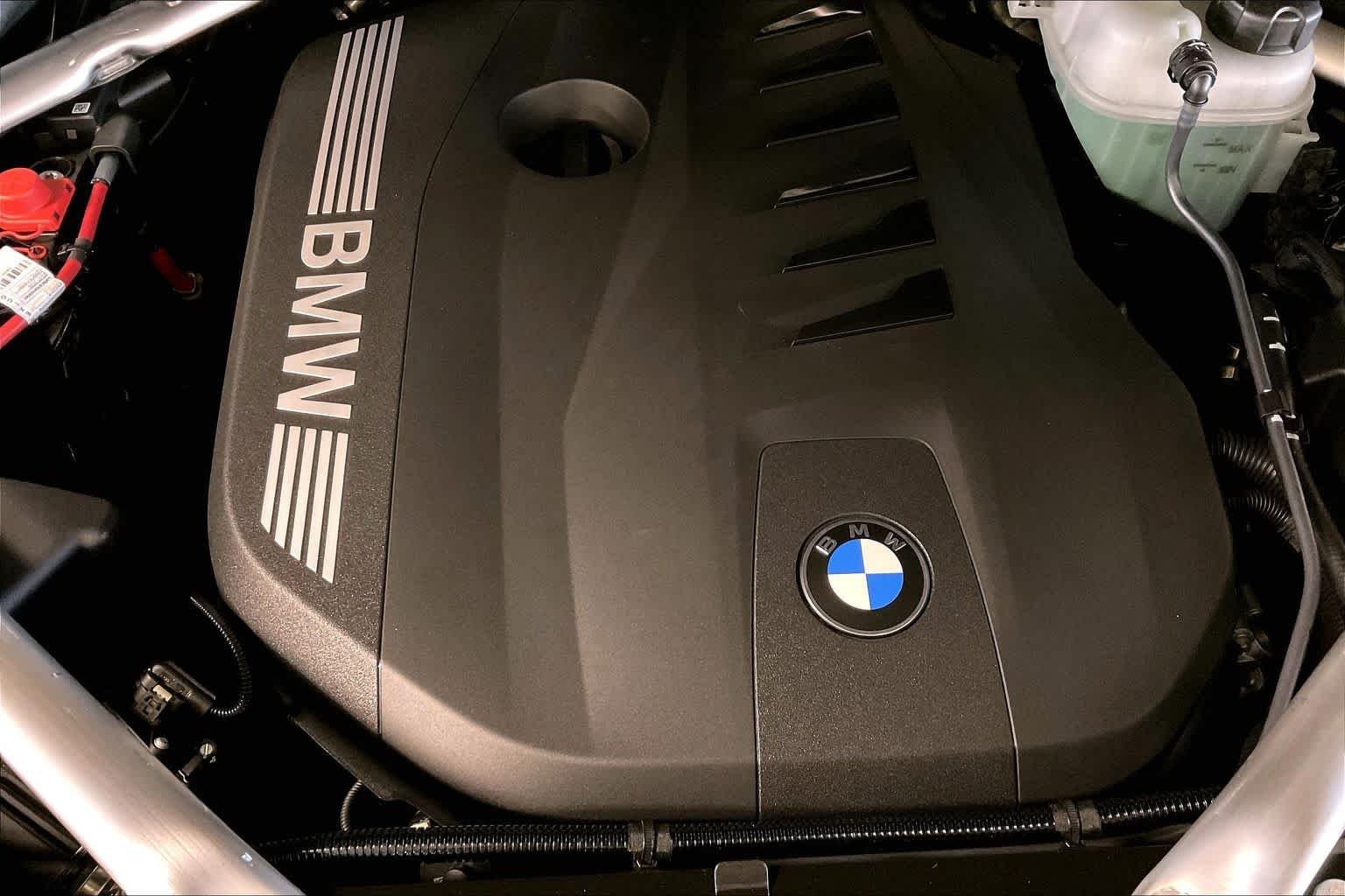 New 2027 Black Sapphire Metallic BMW 40 xDrive image 17