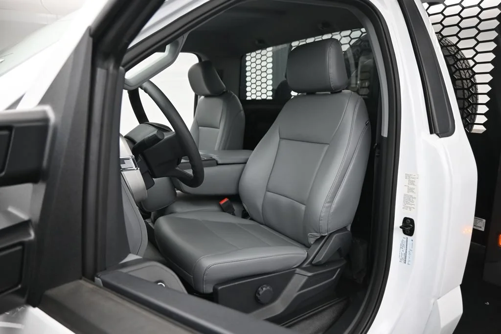 New 2026 Oxford White Ford XL image 8