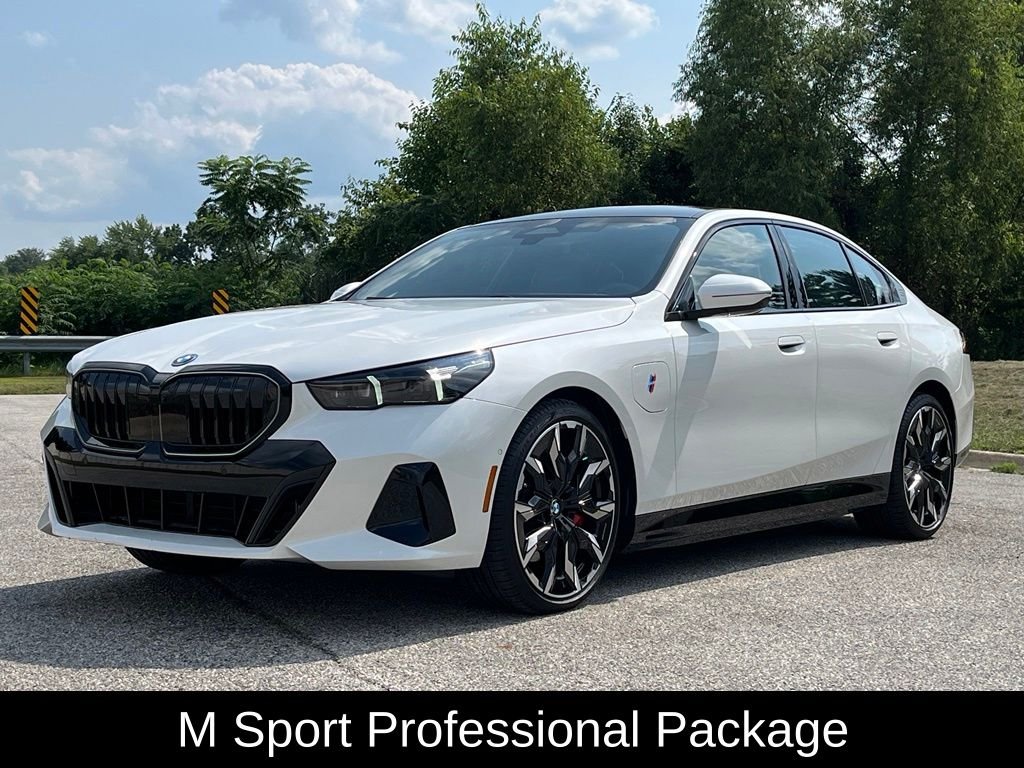 Used 2026 Mineral White Metallic BMW 550e xDrive image 3