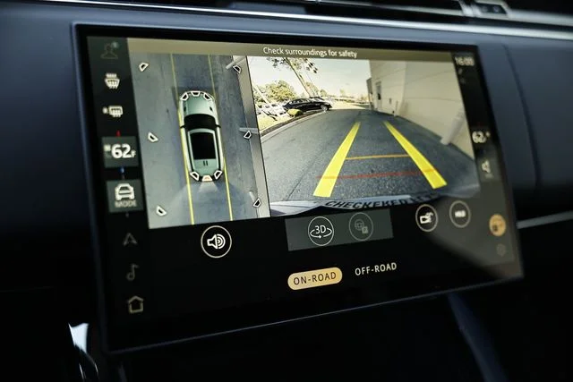 New 2026  Land Rover SE image 49