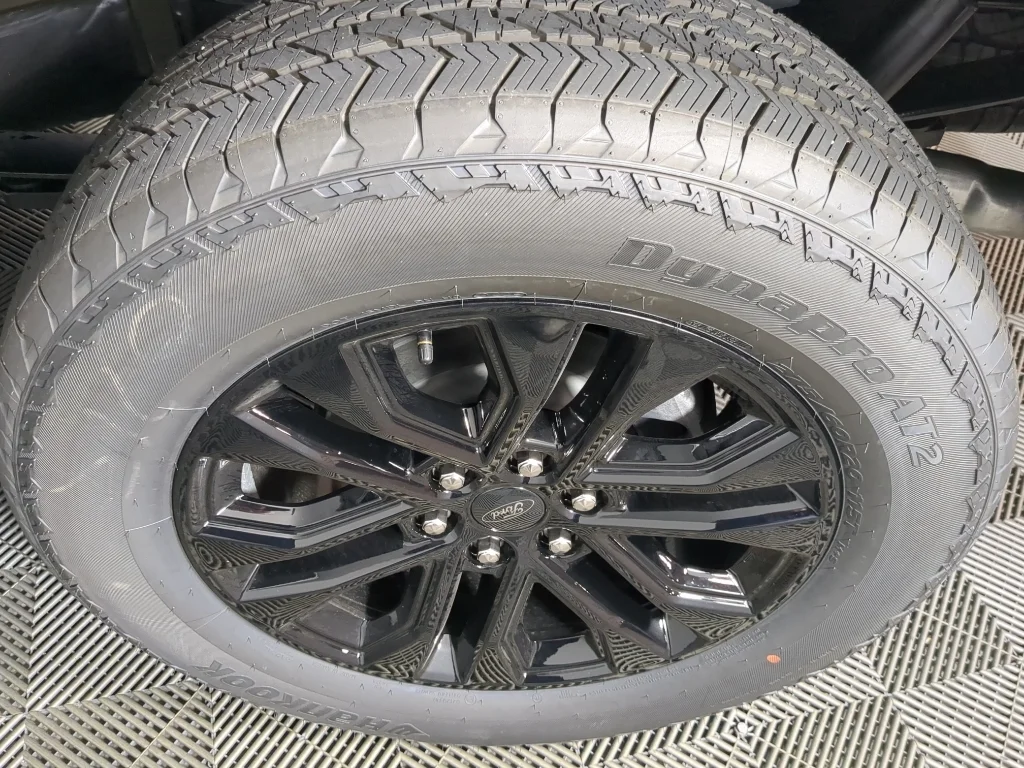 New 2026 Iconic Silver Metallic Ford Lariat® image 16