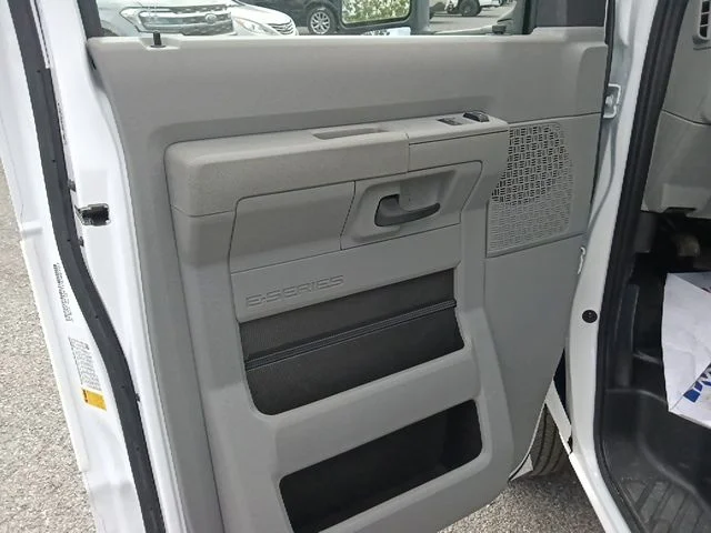 New 2026 Oxford White Ford E-450 DRW image 11