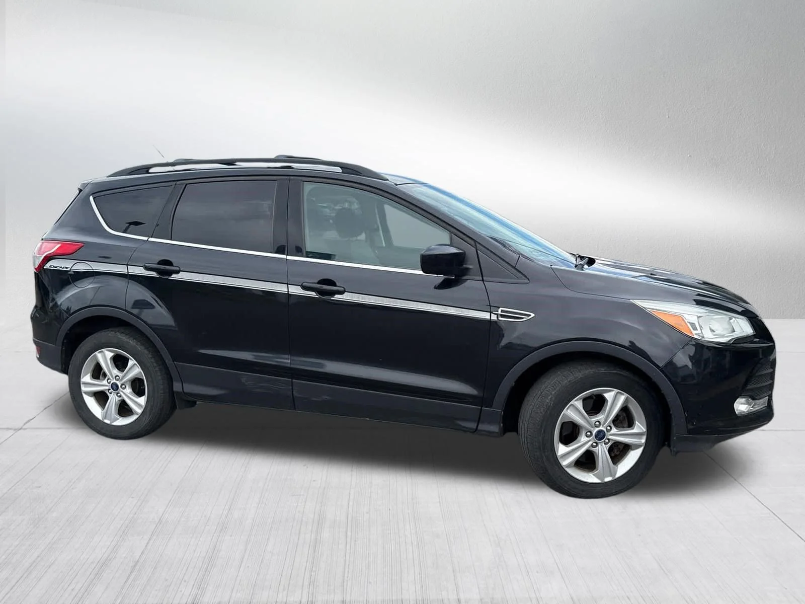 Used 2014 Tuxedo Black Ford SE image 4