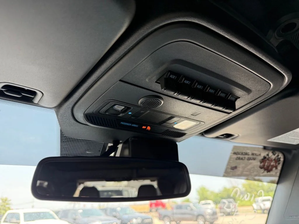 Used 2024 Black Ford Wildtrak image 21