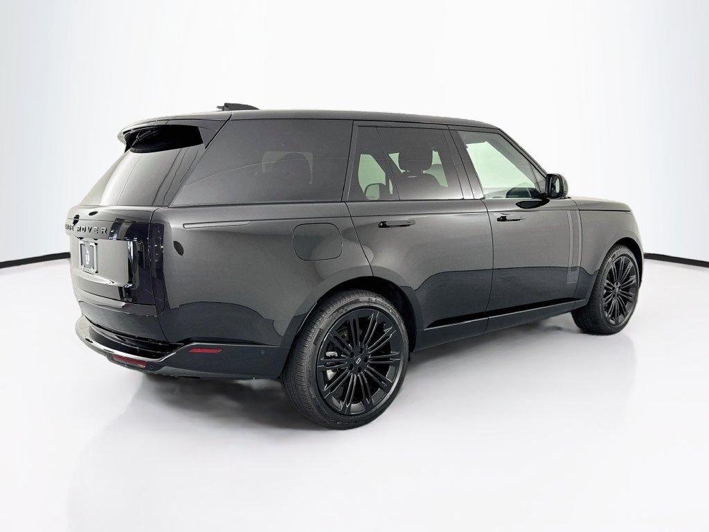New 2027 Santorini Black Land Rover SE image 5