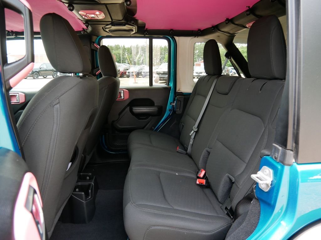Certified Used 2020  Jeep Unlimited Sport image 11