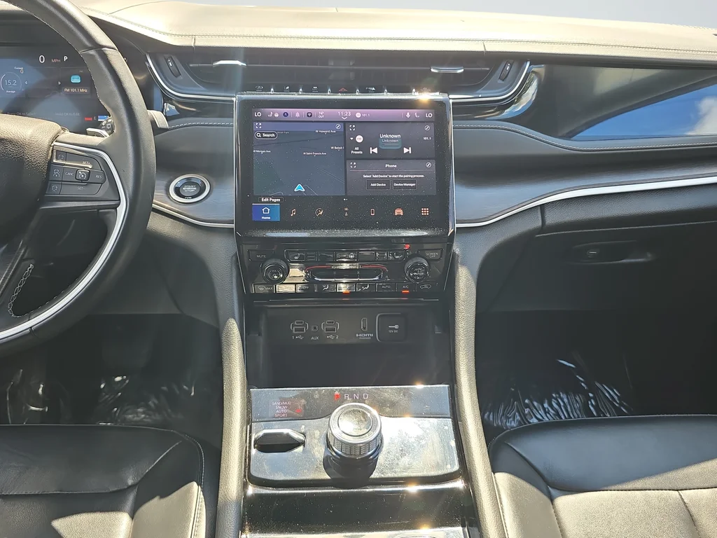 Used 2022 White Jeep Limited image 19