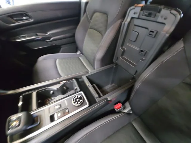 Used 2025 Silver Nissan SV image 27