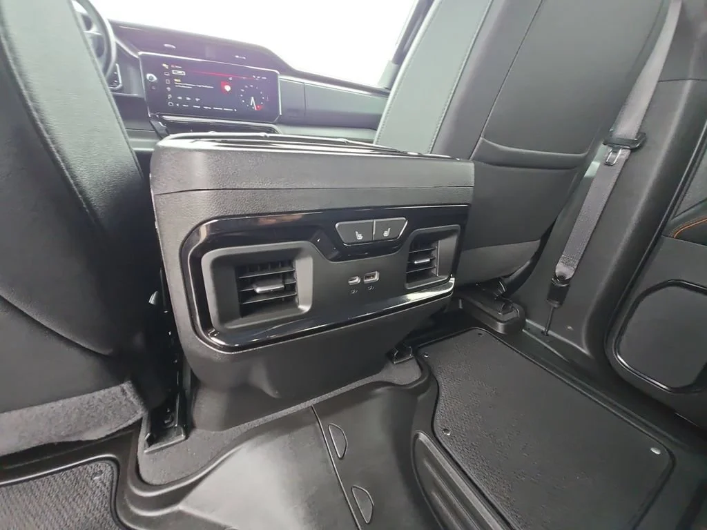 Certified Used 2022 QUICKSILVER METALLIC GMC AT4 image 28