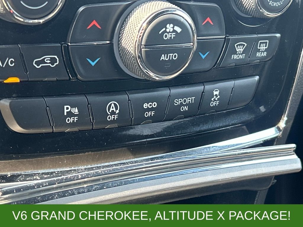 Used 2021 Black Jeep Laredo X image 30