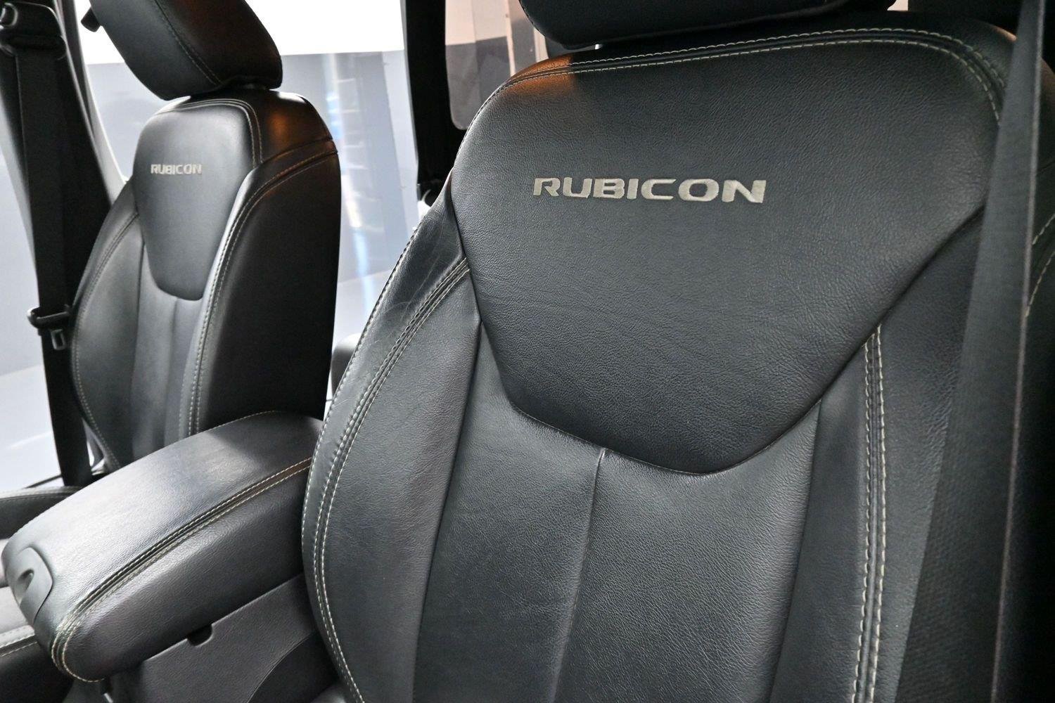 Used 2014 Bright White Clearcoat Jeep Rubicon X image 13