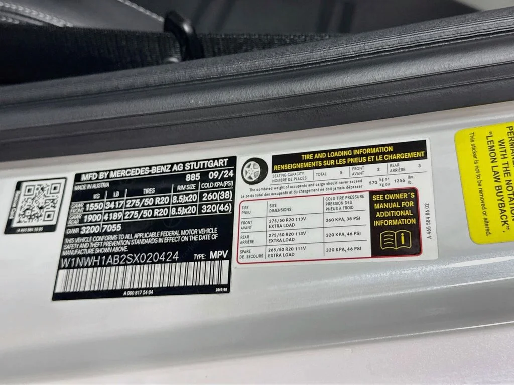Used 2025 White Mercedes-Benz G 550 image 33