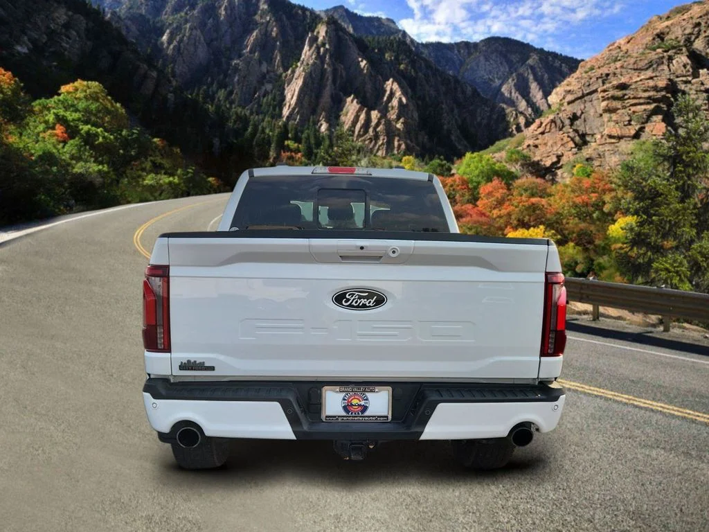 Used 2025 White Ford Lariat image 4