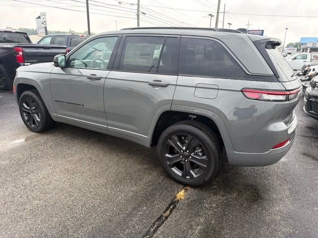 New 2027 Sting-Gray Clearcoat Jeep Limited Reserve image 4