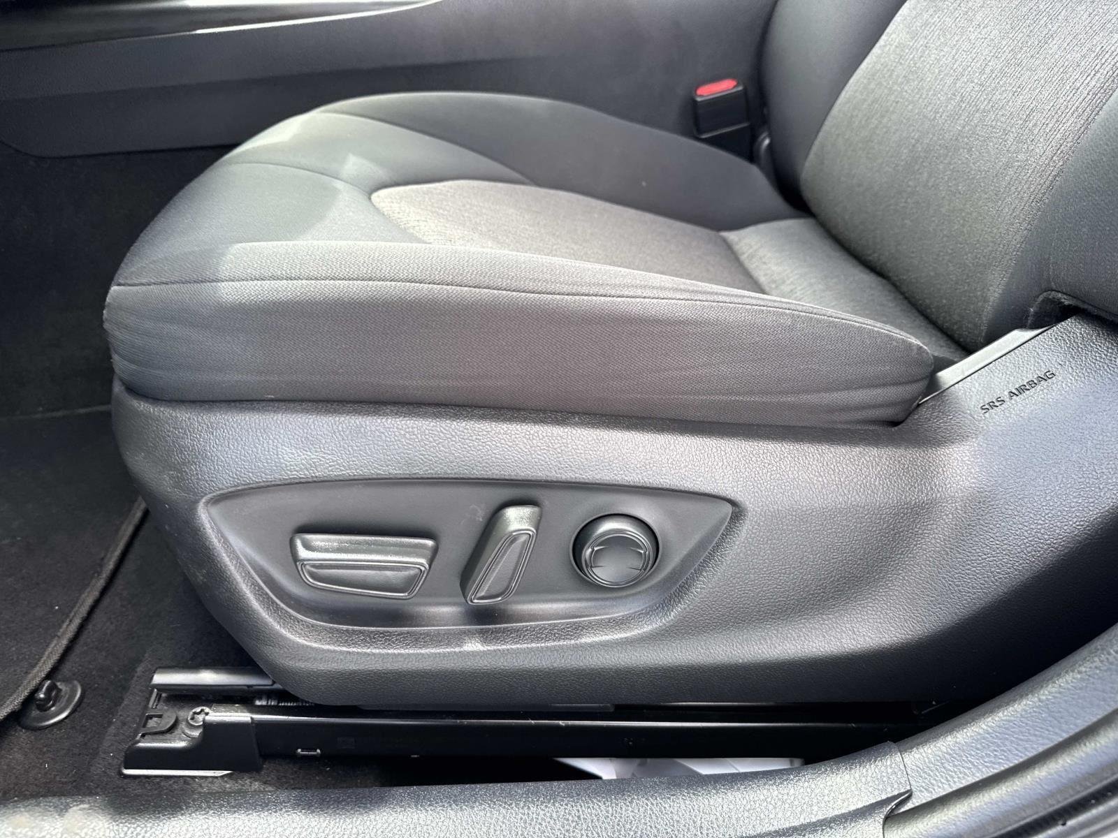 2021 Toyota Camry LE - Photo 17