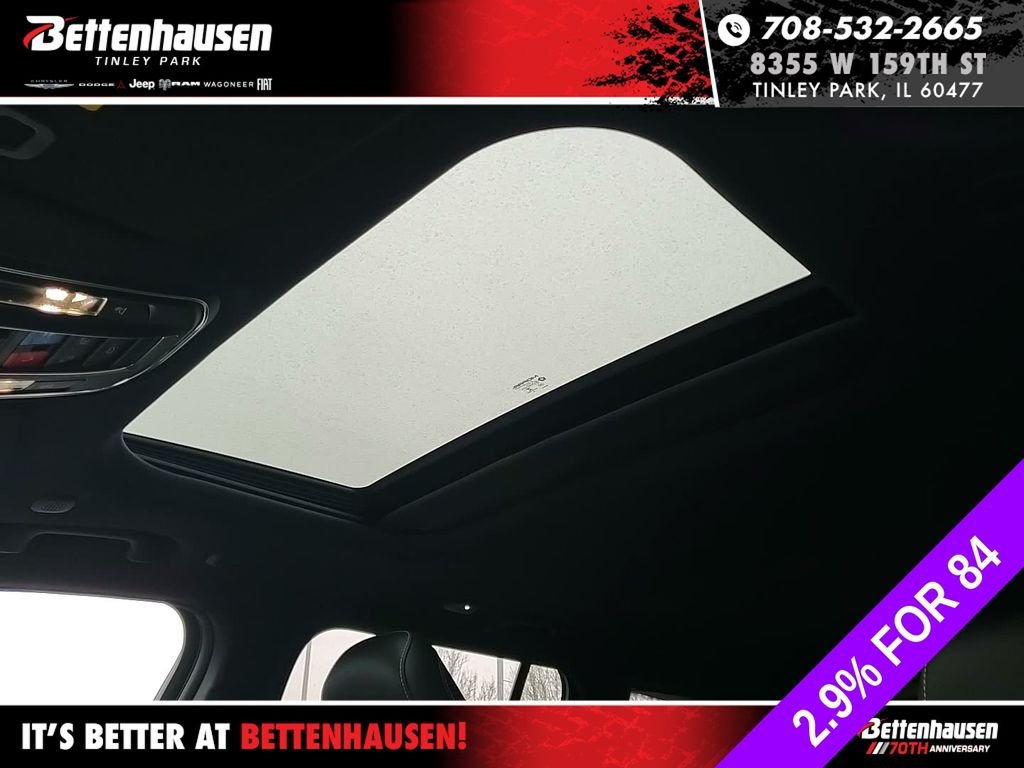 New 2026 Bright White Clear-Coat Exterior Paint Jeep Laredo Altitude image 24