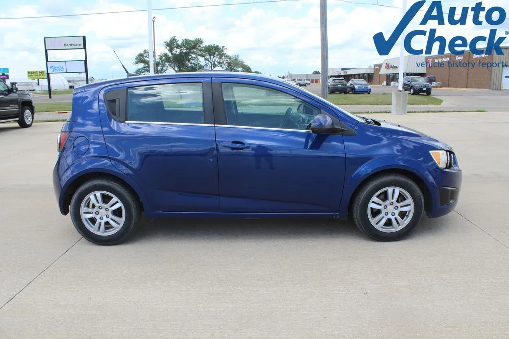 Used 2014 Blue Chevrolet LT image 2
