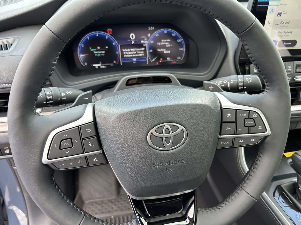 Used 2026 White Toyota Platinum image 19