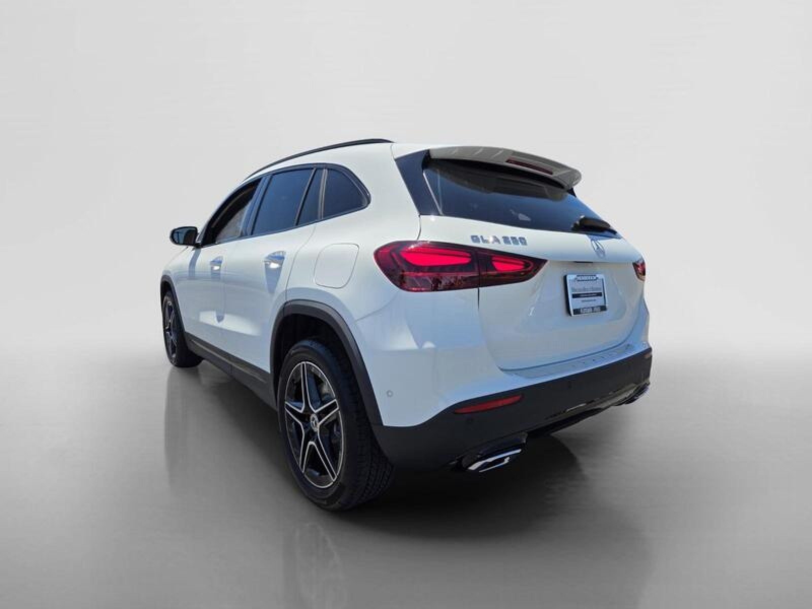 New 2026 Polar White Mercedes-Benz GLA 250 SUV image 3