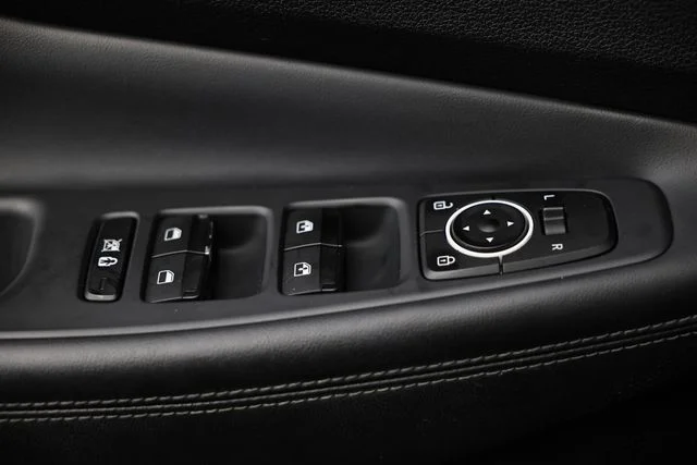 Used 2019 Rainforest Hyundai Limited image 17