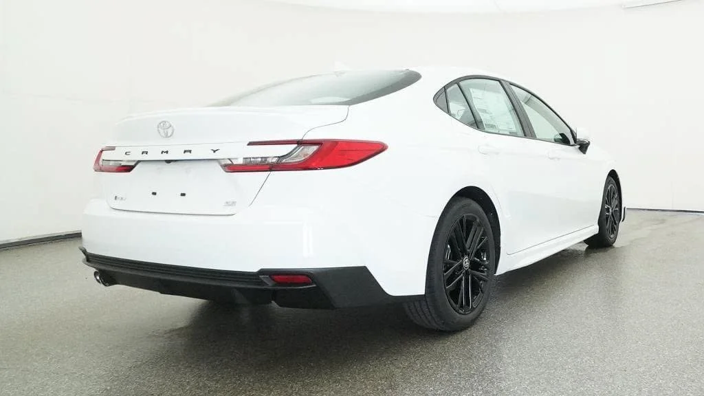 Used 2026 Ice Cap Toyota SE image 24