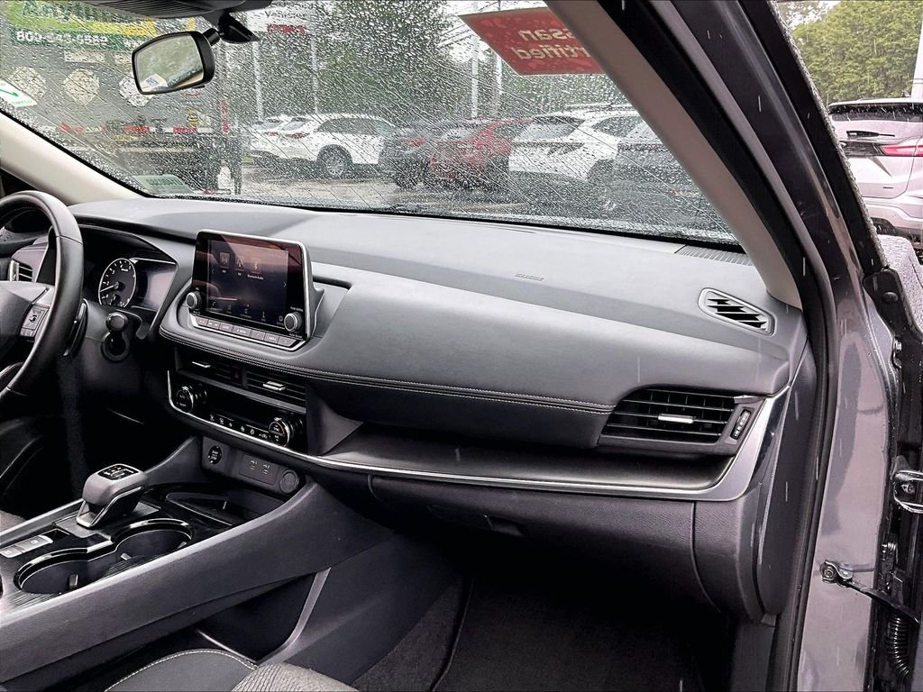 Used 2025 Gray Nissan SV image 13