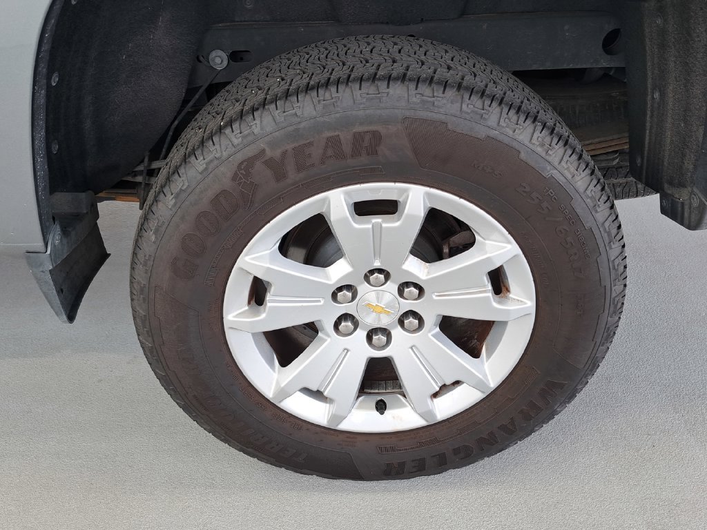 Used 2020 Gray Chevrolet LT image 32