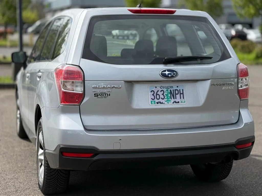 Used 2014 Silver Subaru 2.5i image 3