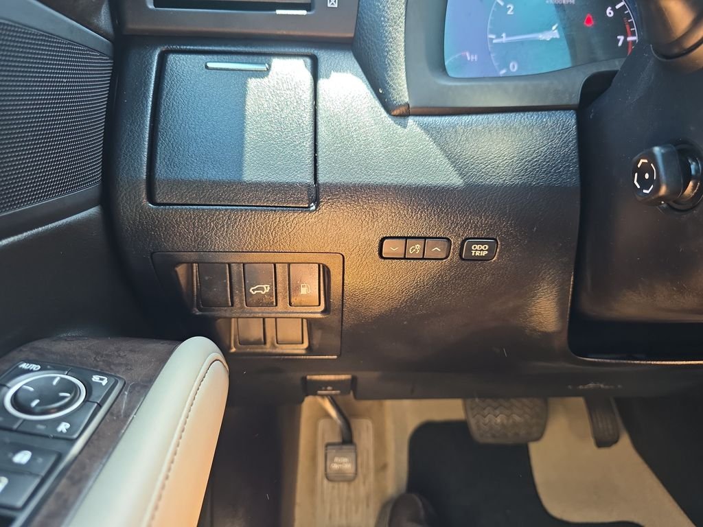 Used 2013 Starfire Pearl Lexus 350 image 26