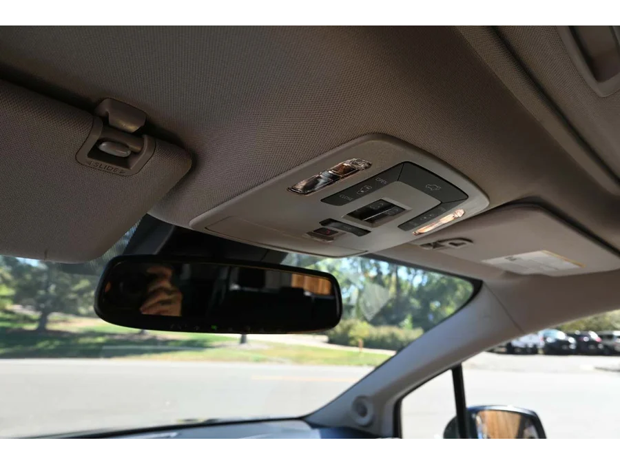 2025 Toyota Sienna XLE - Photo 28