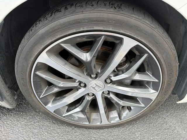 Used 2024 White Honda Touring image 12