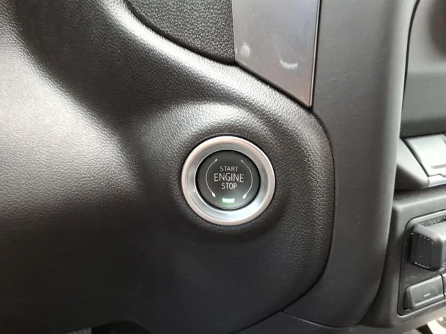 Used 2025 White Chevrolet Custom image 28