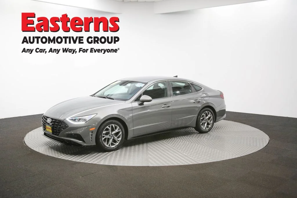 Used 2023 Gray Hyundai SEL image 52