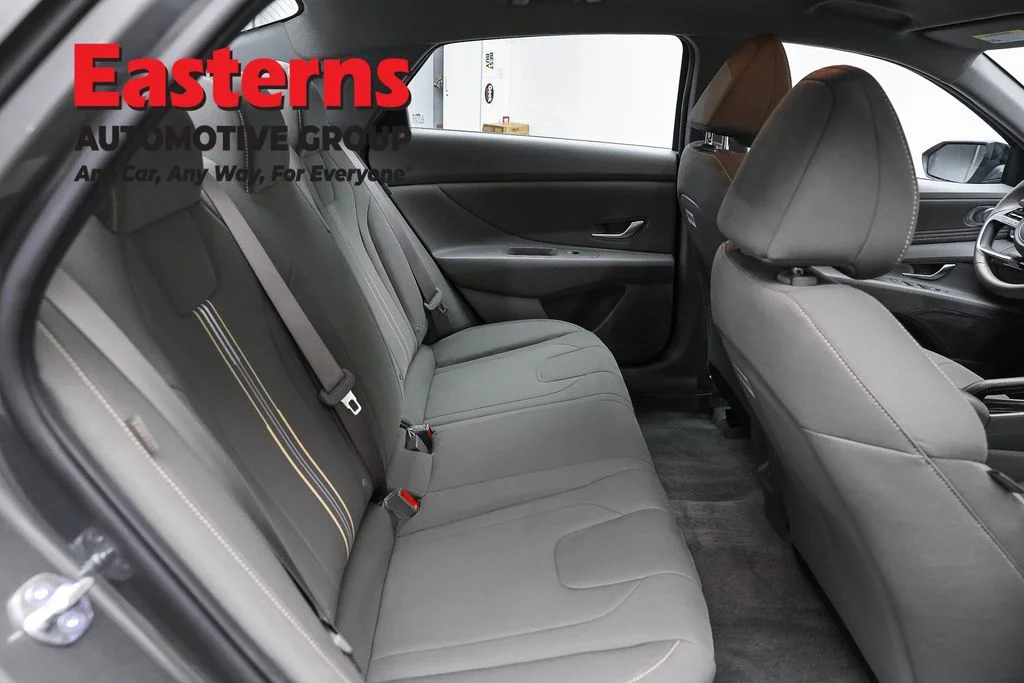 Used 2026 Gray Hyundai SEL Sport image 22