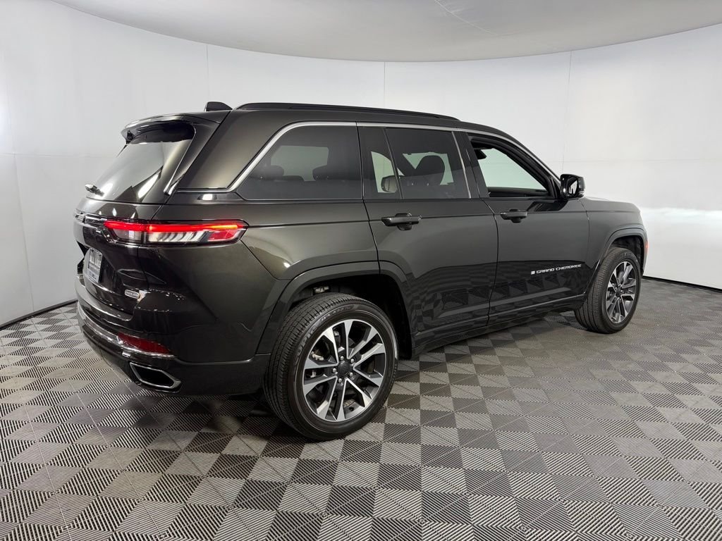 Certified Used 2024 Rocky Mountain Pearlcoat Jeep Overland image 7