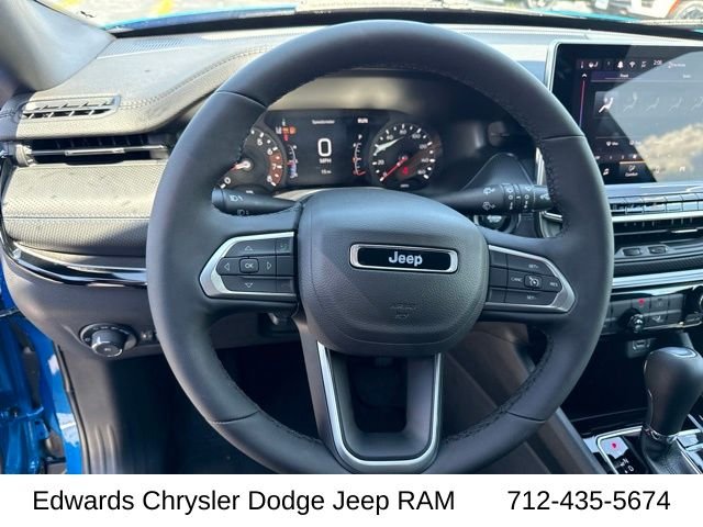 New 2026 Hydro Blue Pearl-Coat Exterior Paint Jeep Latitude image 15