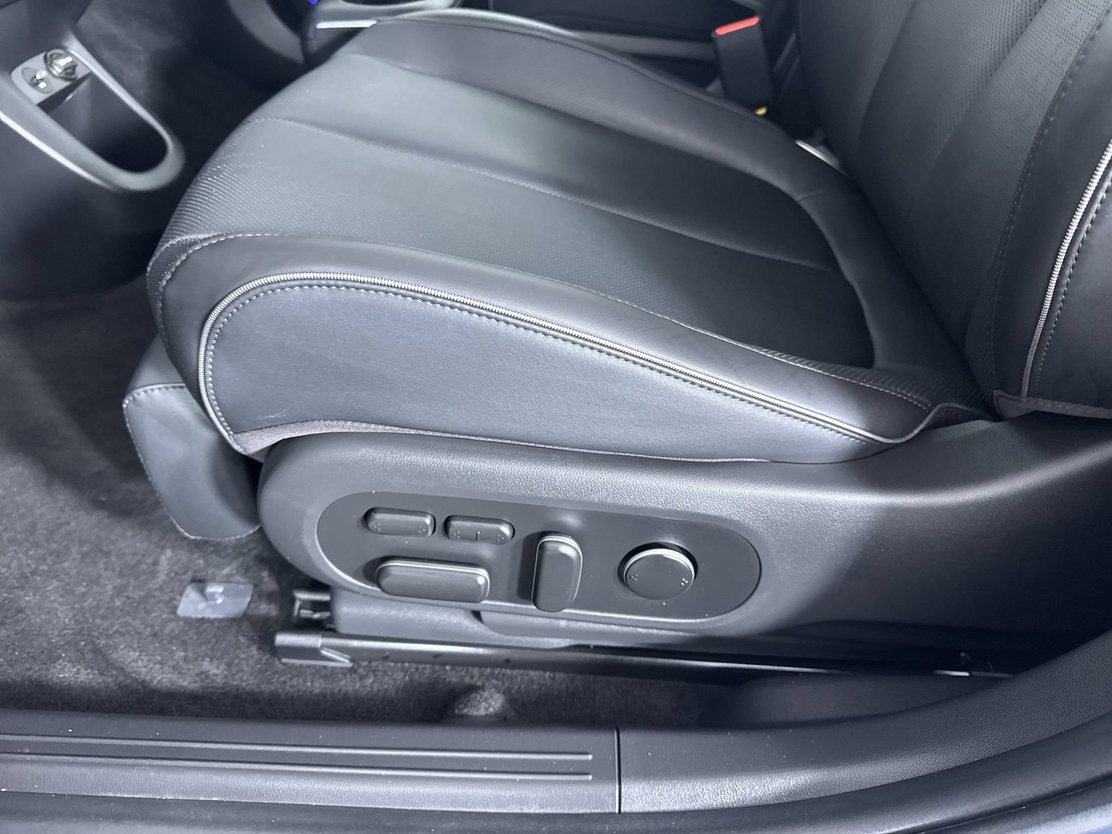 Certified Used 2024 Lucid Blue Hyundai Limited image 13