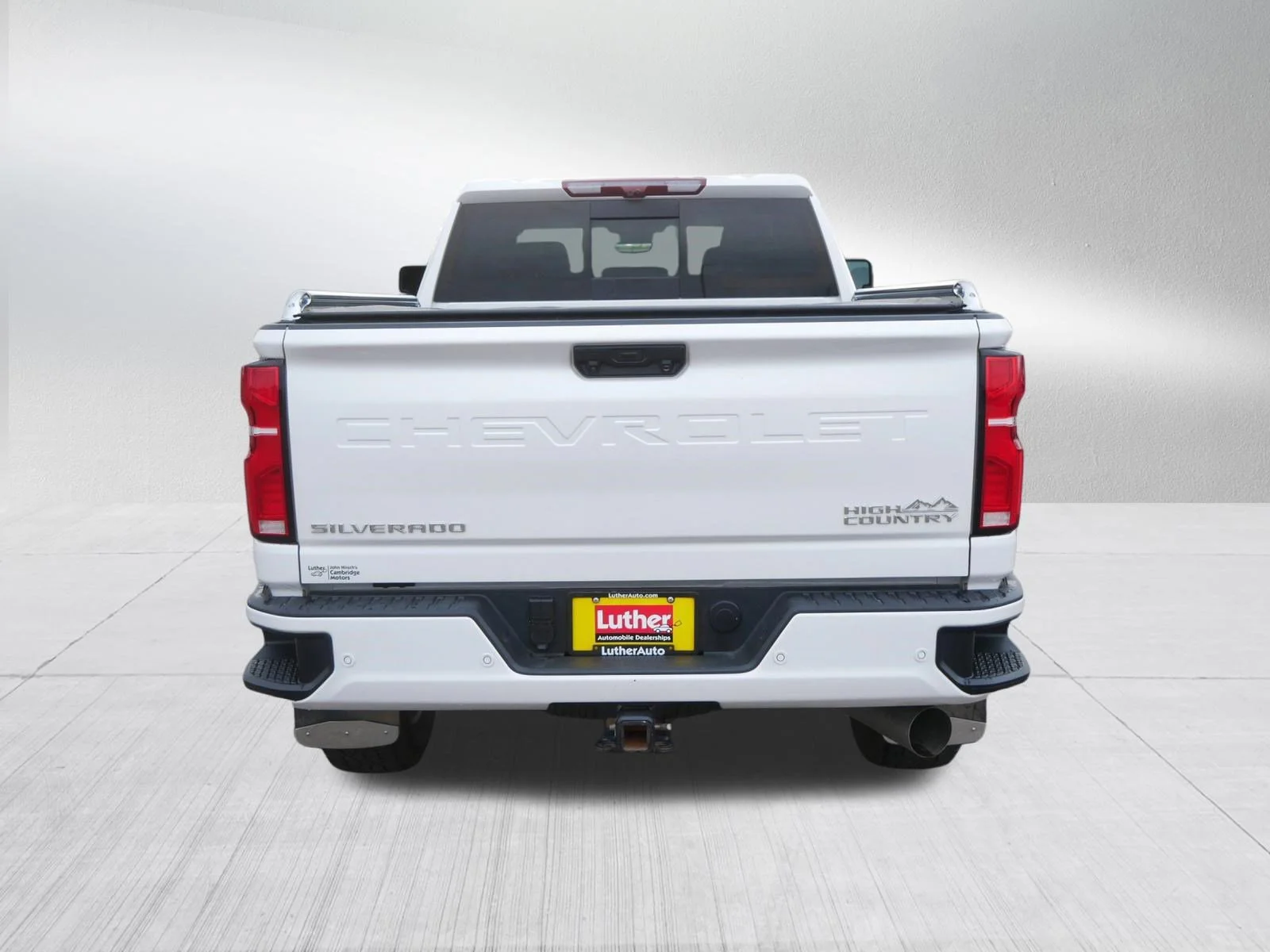 Used 2025 Iridescent Pearl Tricoat Chevrolet High Country image 6