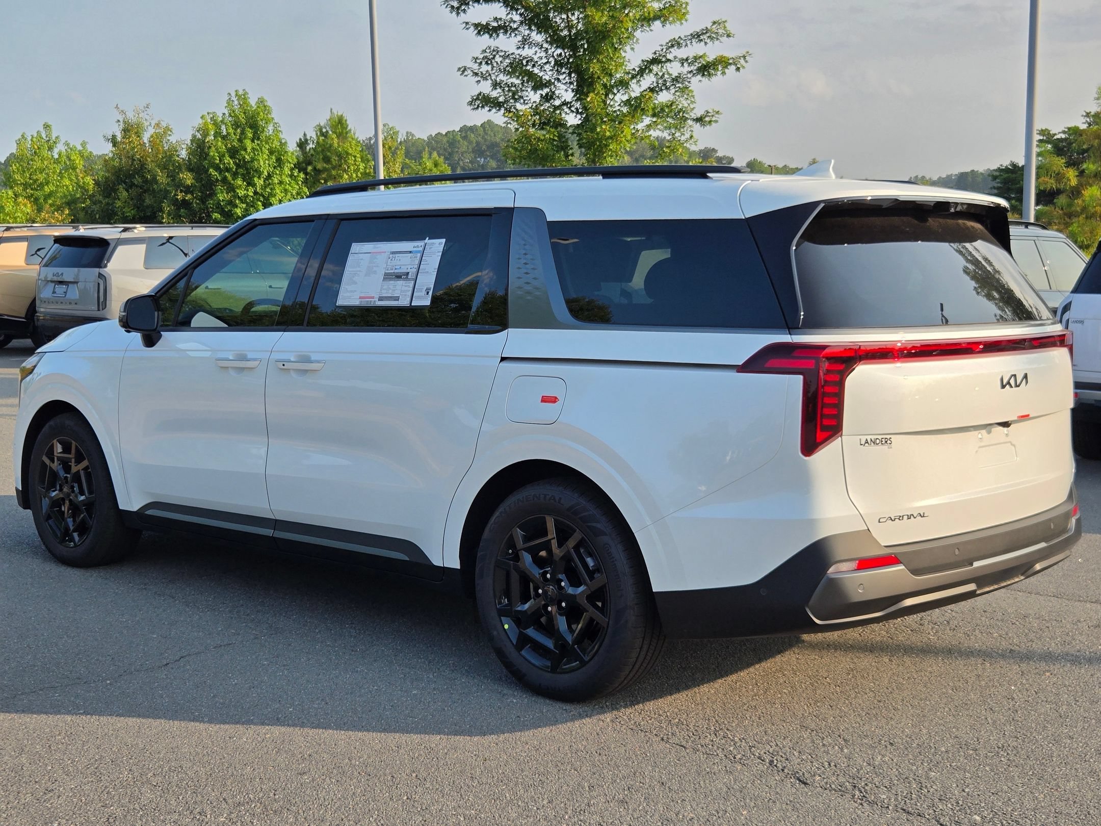 New 2027 Snow White Pearl Kia SX Prestige image 5