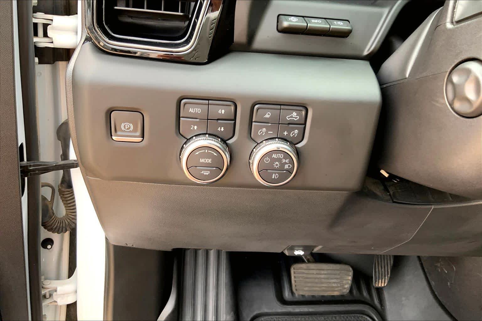 Used 2024 Summit White GMC AT4 image 32