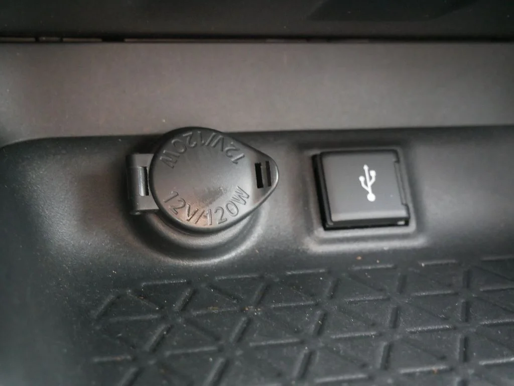 Used 2020 Silver Toyota XLE image 21