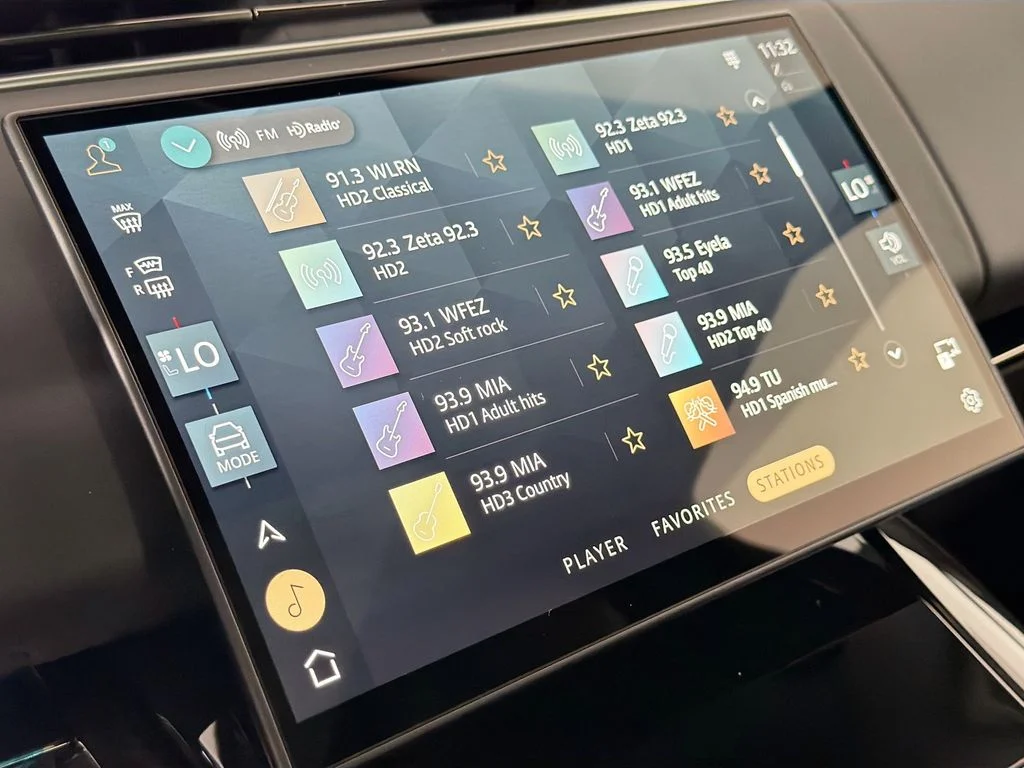 New 2026 Carpathian Grey Land Rover SE image 15