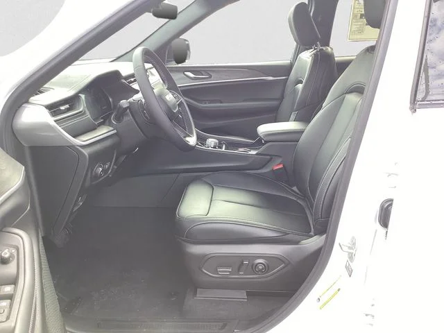 New 2027 Bright White Clearcoat Jeep Limited image 10