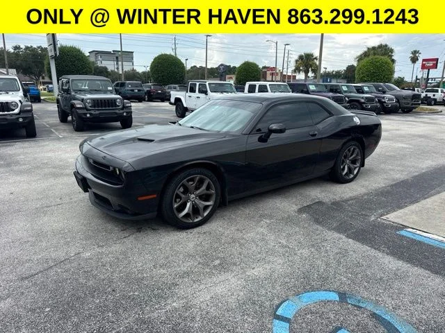 Used 2017 Black Dodge SXT image 5