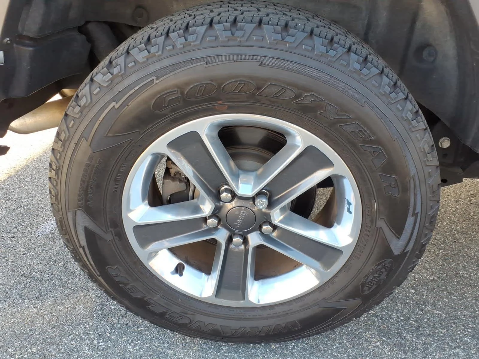 Certified Used 2022 Bright White Clearcoat Jeep Unlimited Sahara image 13