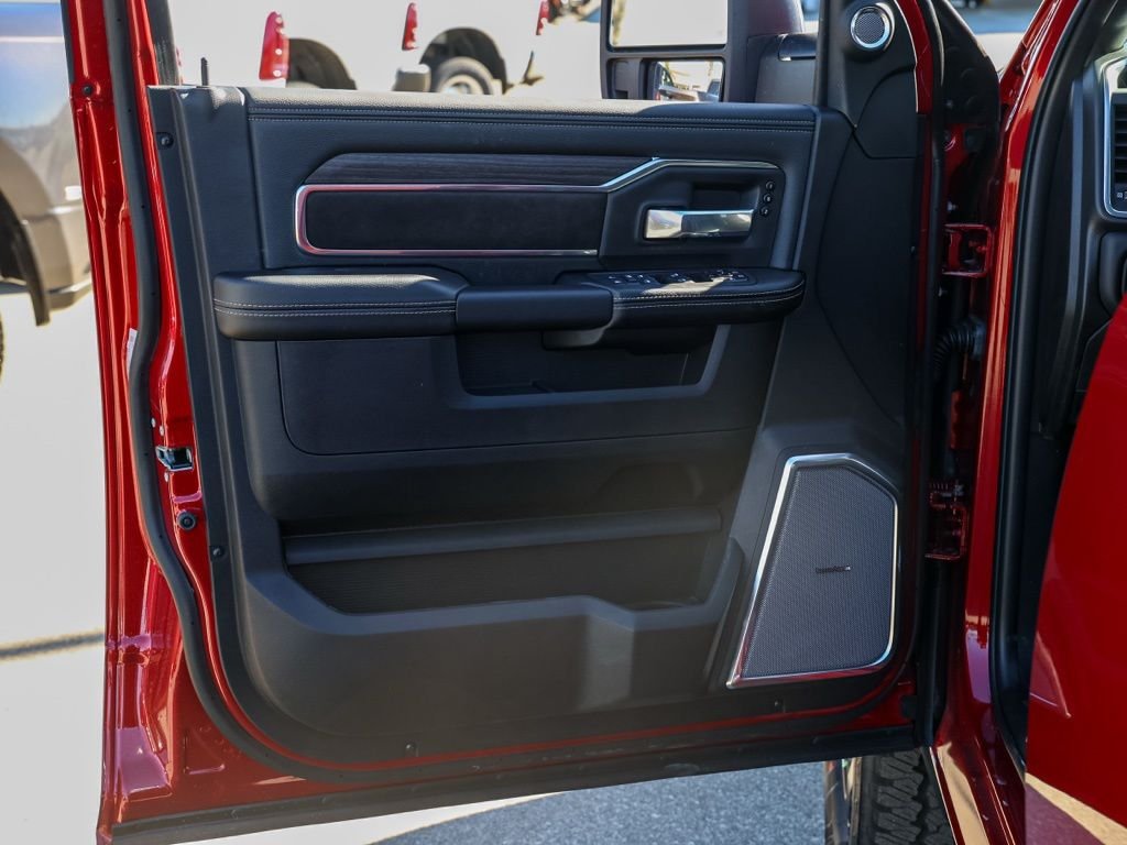 New 2026 Molten Red Pearl-Coat Exterior Paint RAM Laramie image 21