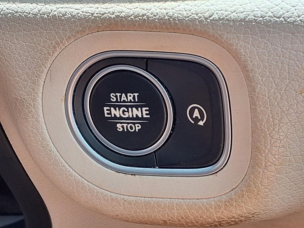 Used 2020 White Mercedes-Benz GLE 350 image 16